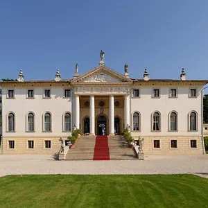 https://villa-corner-della-regina.hotelinveneto.com